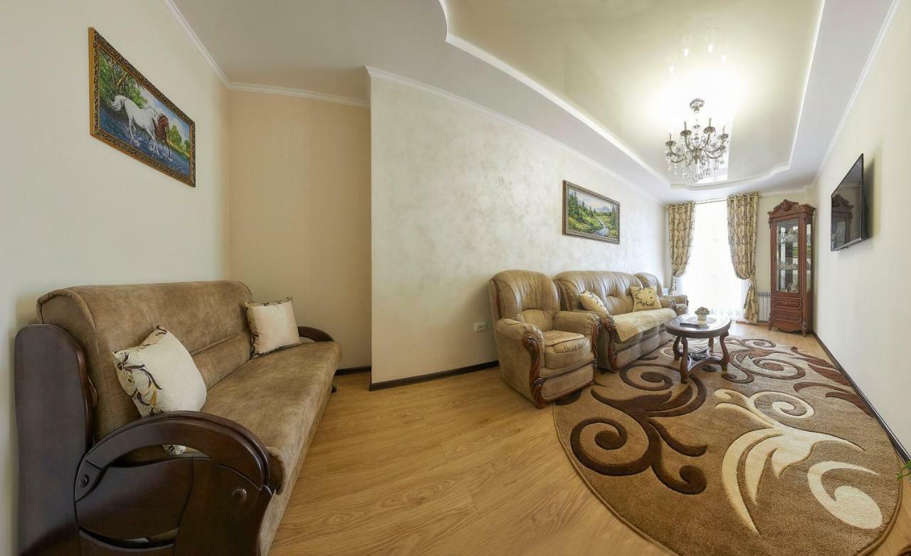 Luxury Apartament 2 Truskavets Dış mekan fotoğraf